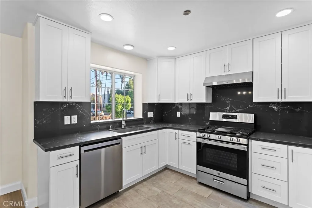 14957 Victory Boulevard 101, Van Nuys, California 91411 home-pic-7