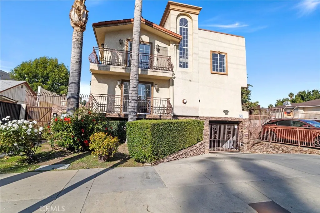 14957 Victory Boulevard 101, Van Nuys, California 91411 home-pic-23
