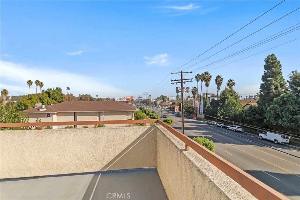 14957 Victory Boulevard 101, Van Nuys, California 91411 home-pic-19