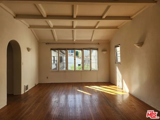 438 S Cochran Avenue 108, Los Angeles, California 90036