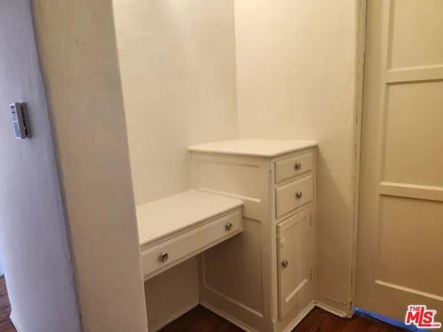 438 S Cochran Avenue 108, Los Angeles, California 90036
