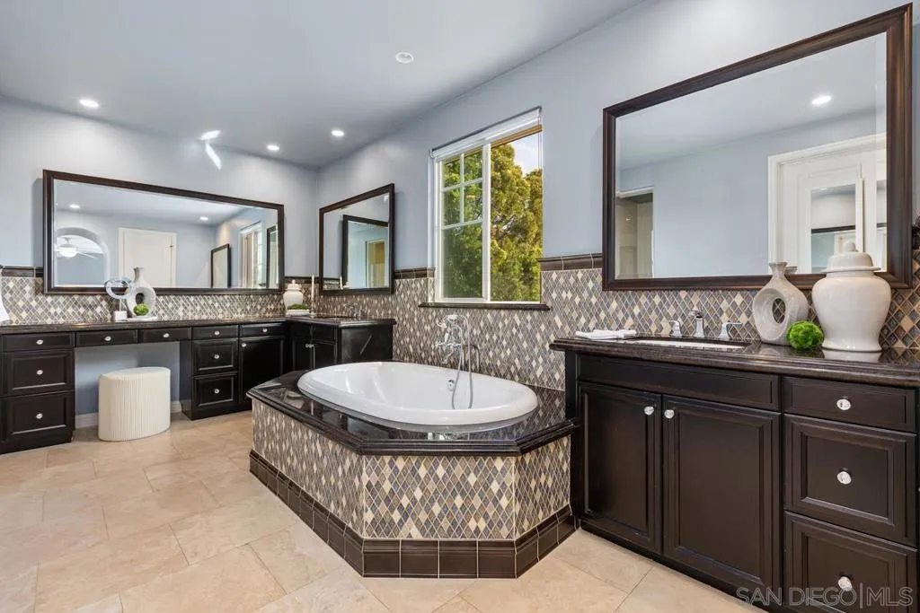 15639 Via Montecristo, San Diego, California 92127 home-pic-23