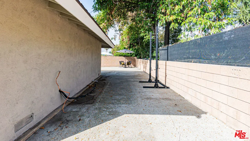425 Fern Dell Place, Glendora, California 91741 home-pic-57