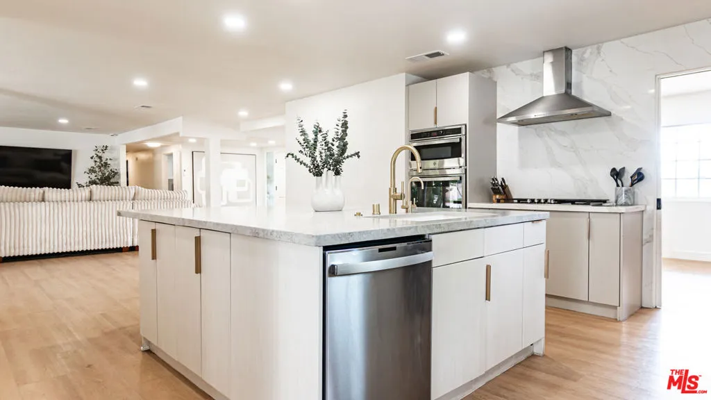 425 Fern Dell Place, Glendora, California 91741 home-pic-19