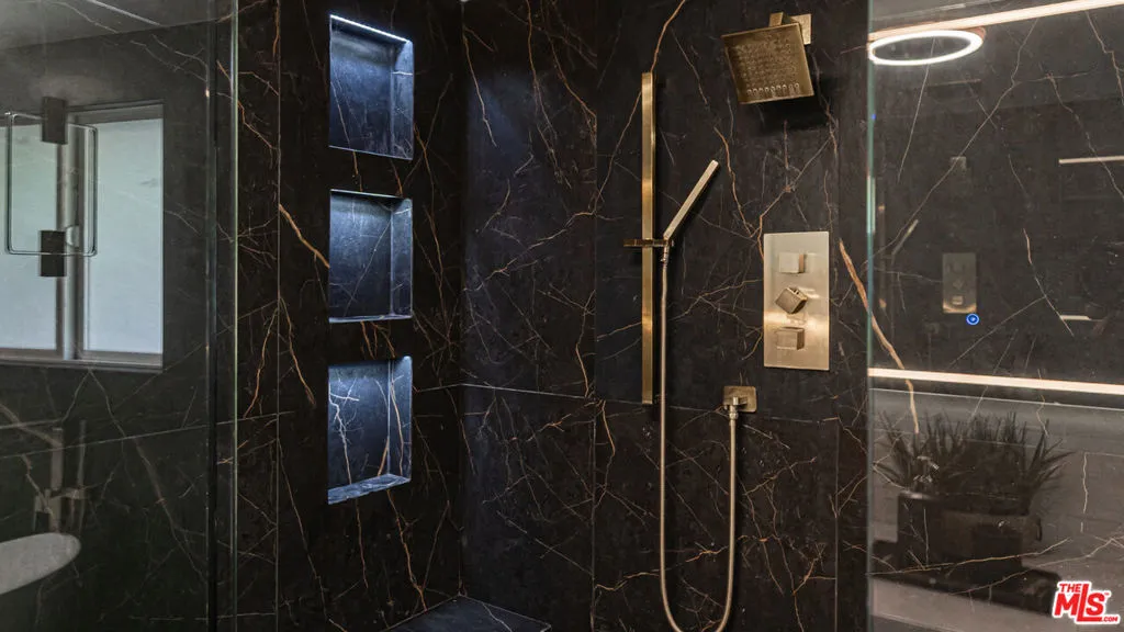 425 Fern Dell Place, Glendora, California 91741 home-pic-40