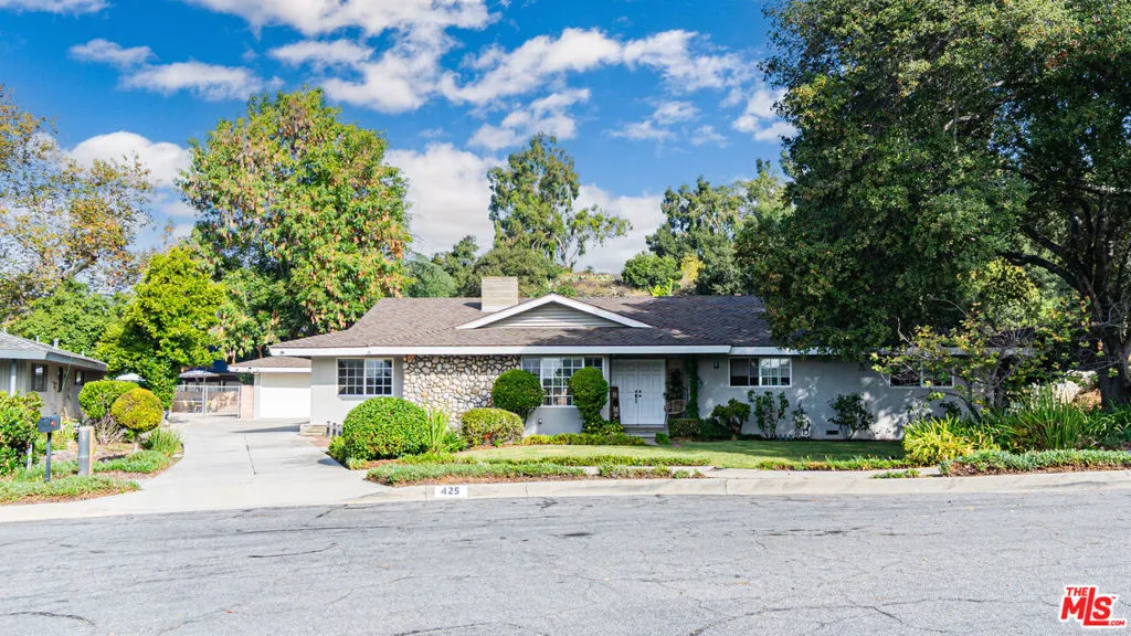 425 Fern Dell Place, Glendora, California 91741 home-pic-1