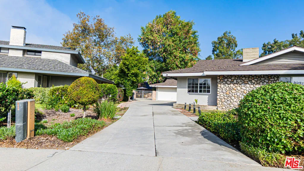 425 Fern Dell Place, Glendora, California 91741 home-pic-3