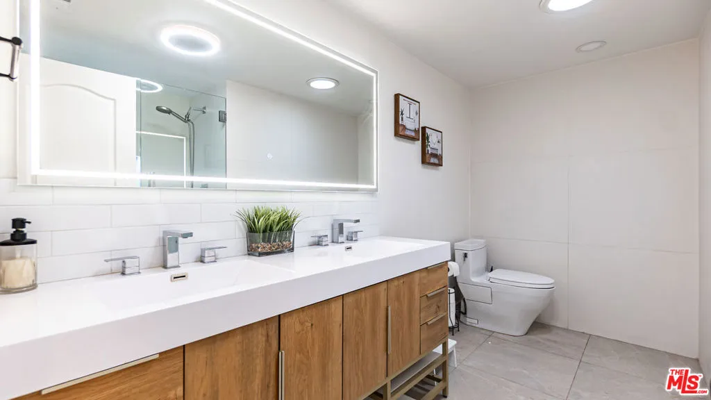 425 Fern Dell Place, Glendora, California 91741 home-pic-32
