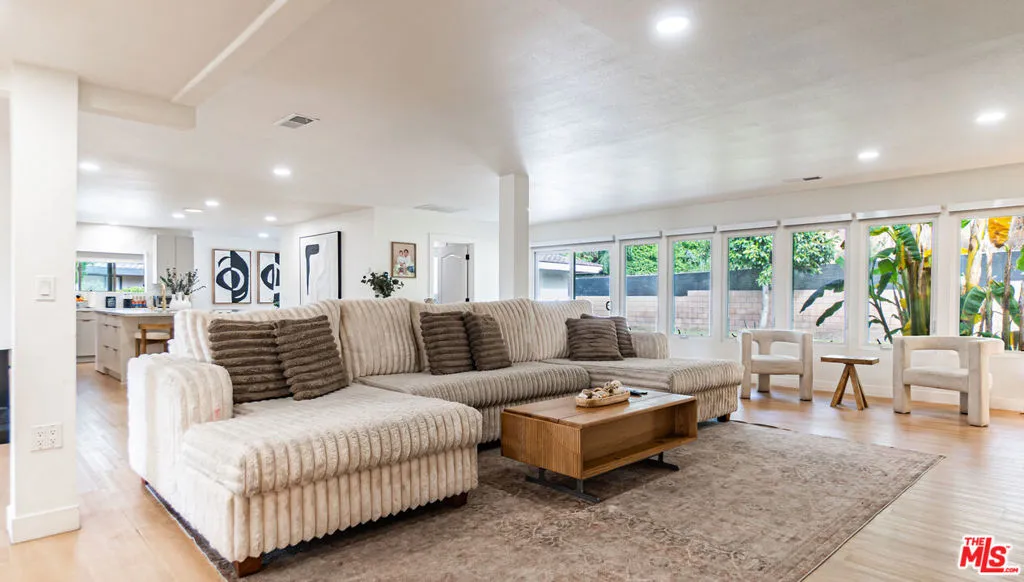 425 Fern Dell Place, Glendora, California 91741 home-pic-15