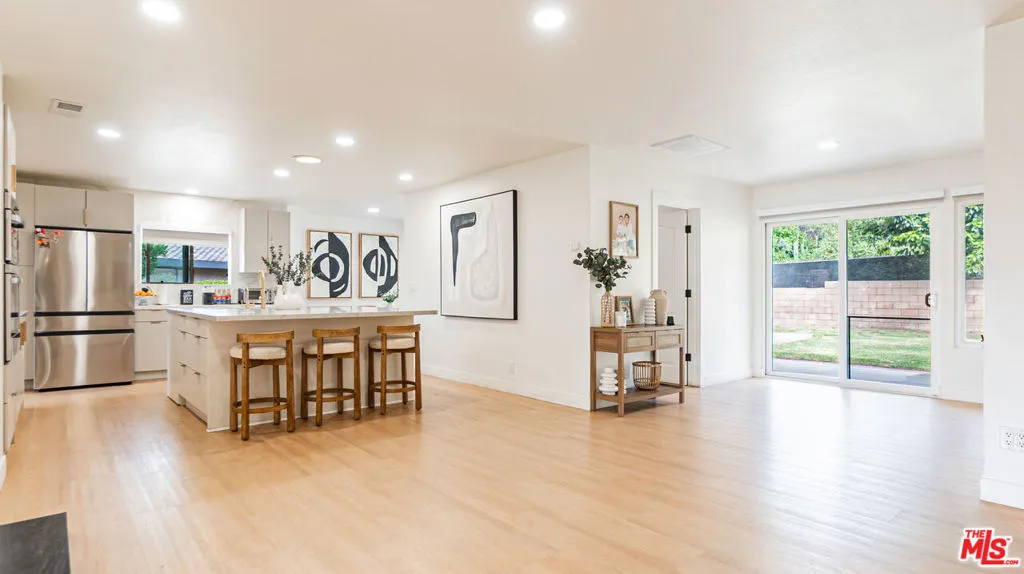 425 Fern Dell Place, Glendora, California 91741 home-pic-16