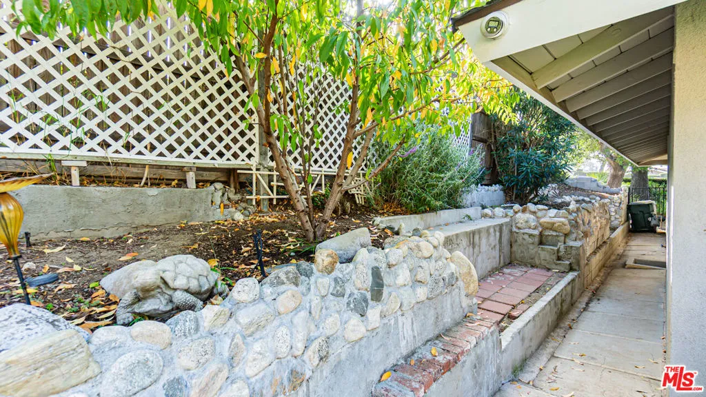 425 Fern Dell Place, Glendora, California 91741 home-pic-51
