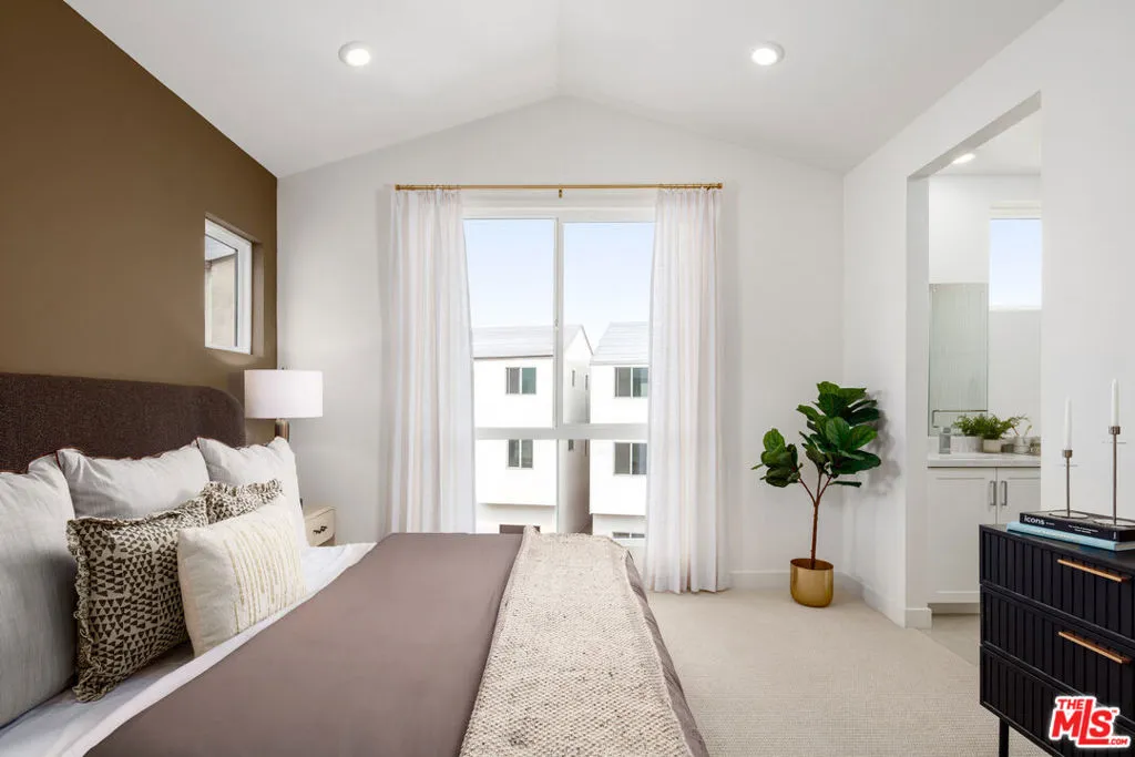 1684 Coral Sea Lane, Los Angeles, California 90732 home-pic-11