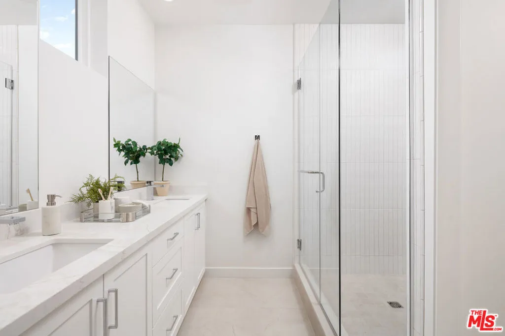 1684 Coral Sea Lane, Los Angeles, California 90732 home-pic-12