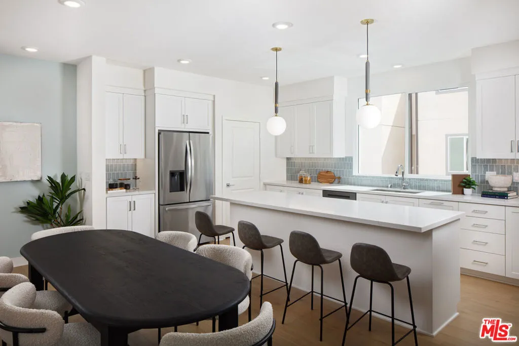 1684 Coral Sea Lane, Los Angeles, California 90732 home-pic-3