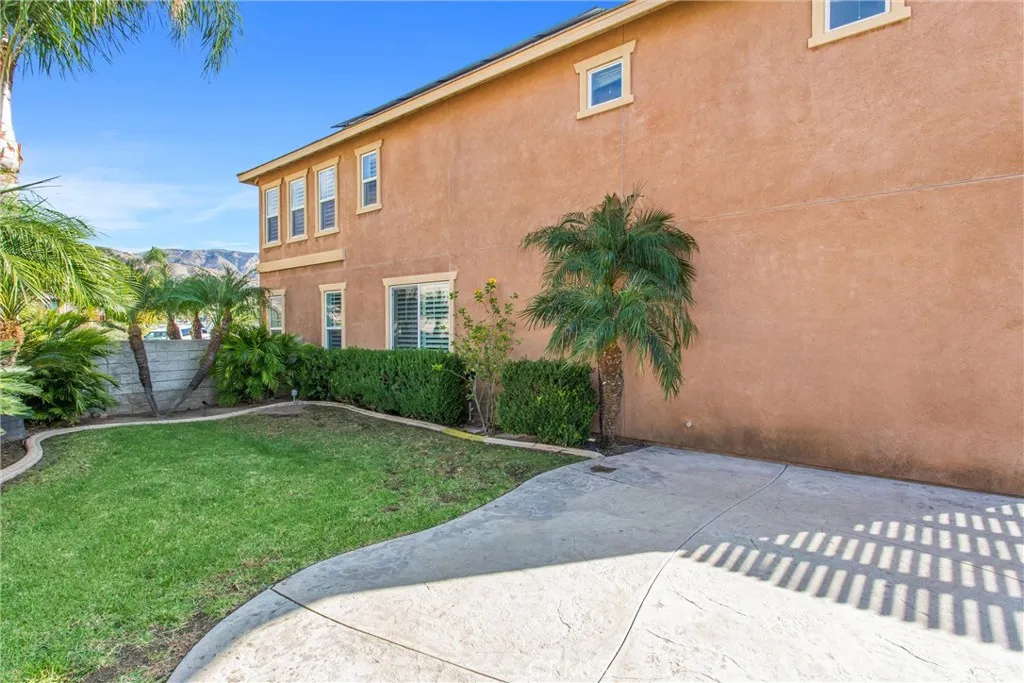 7526 Tioga Lane, Highland, California 92346 home-pic-57