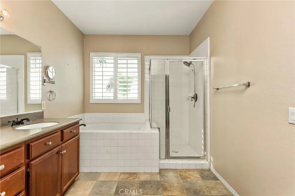 7526 Tioga Lane, Highland, California 92346 home-pic-45