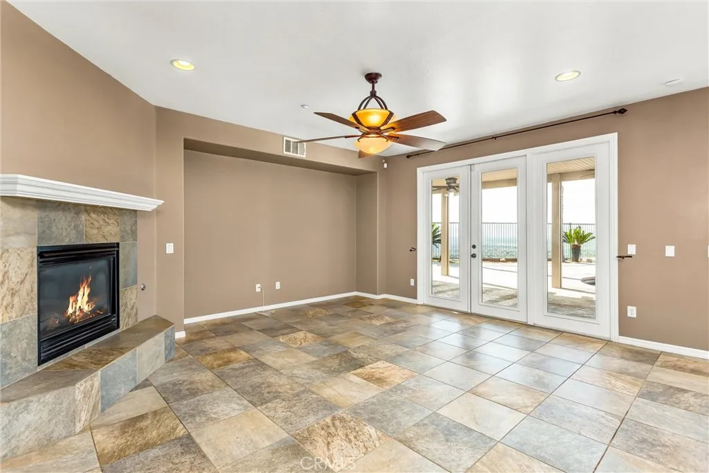 7526 Tioga Lane, Highland, California 92346 home-pic-10