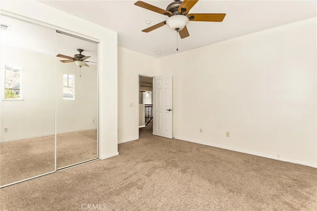 7526 Tioga Lane, Highland, California 92346 home-pic-33