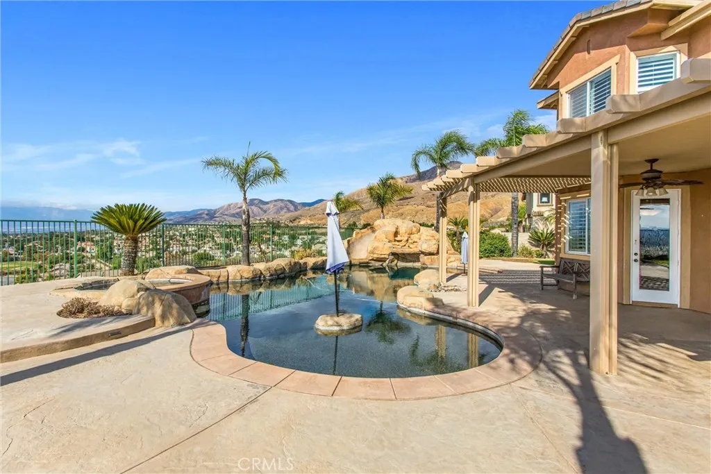 7526 Tioga Lane, Highland, California 92346 home-pic-51