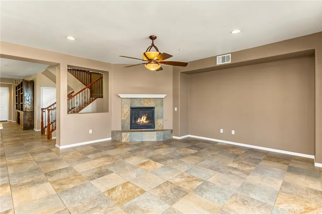 7526 Tioga Lane, Highland, California 92346 home-pic-11