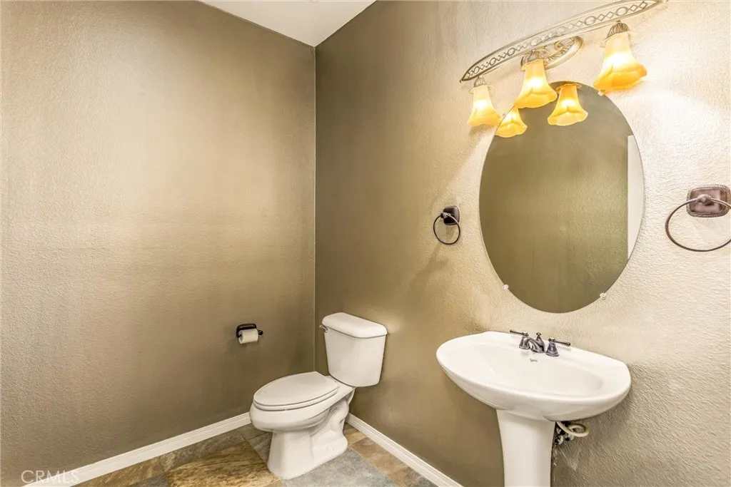 7526 Tioga Lane, Highland, California 92346 home-pic-19