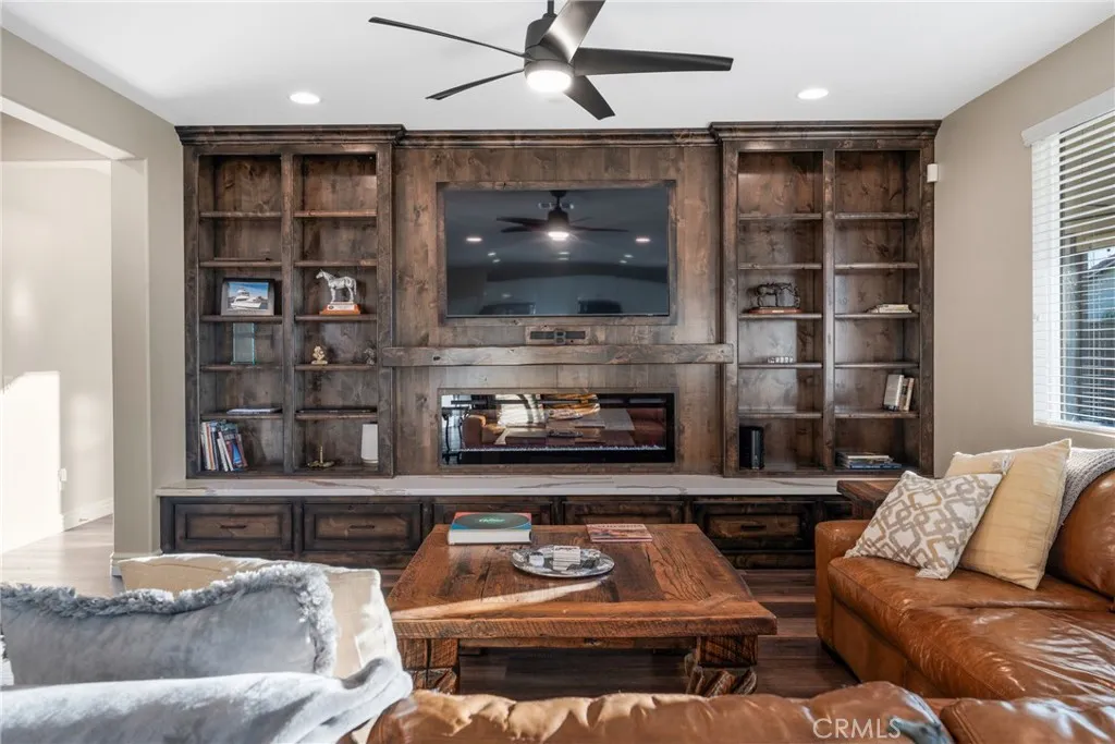 34611 Persian Lilac Street Street, Winchester, California 92596 home-pic-18