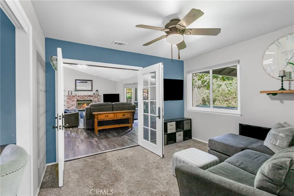 Bedroom/office/den