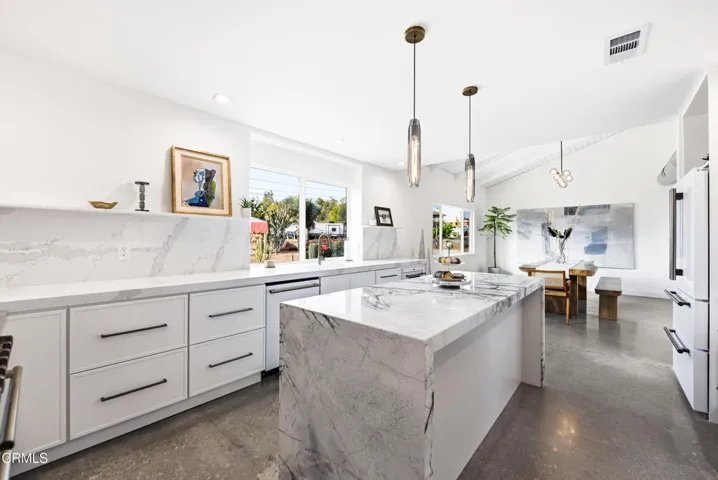 34 Vientos Rd Camarillo-26