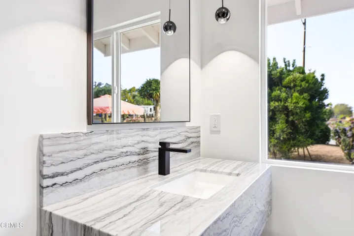 34 Vientos Rd Camarillo-41