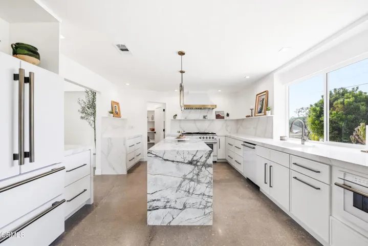 34 Vientos Rd Camarillo-22