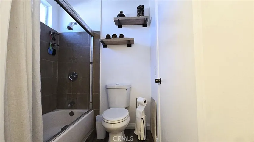 Shared Full Bathroom
