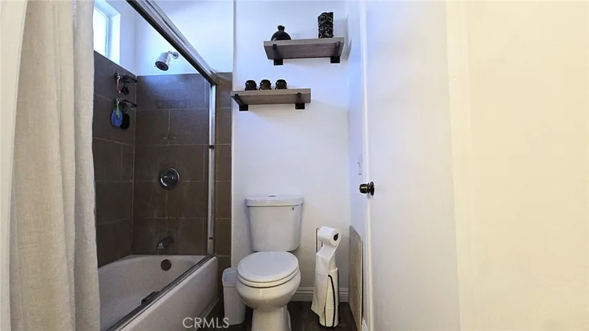 Shared Full Bathroom
