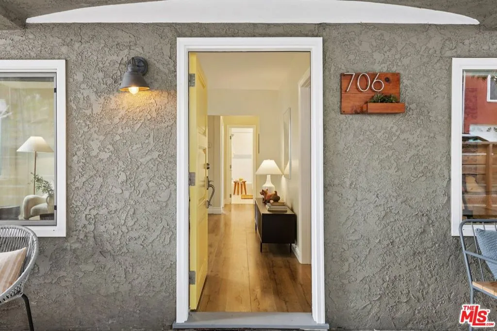 706 Isabel Street, Los Angeles, California 90065 home-pic-2