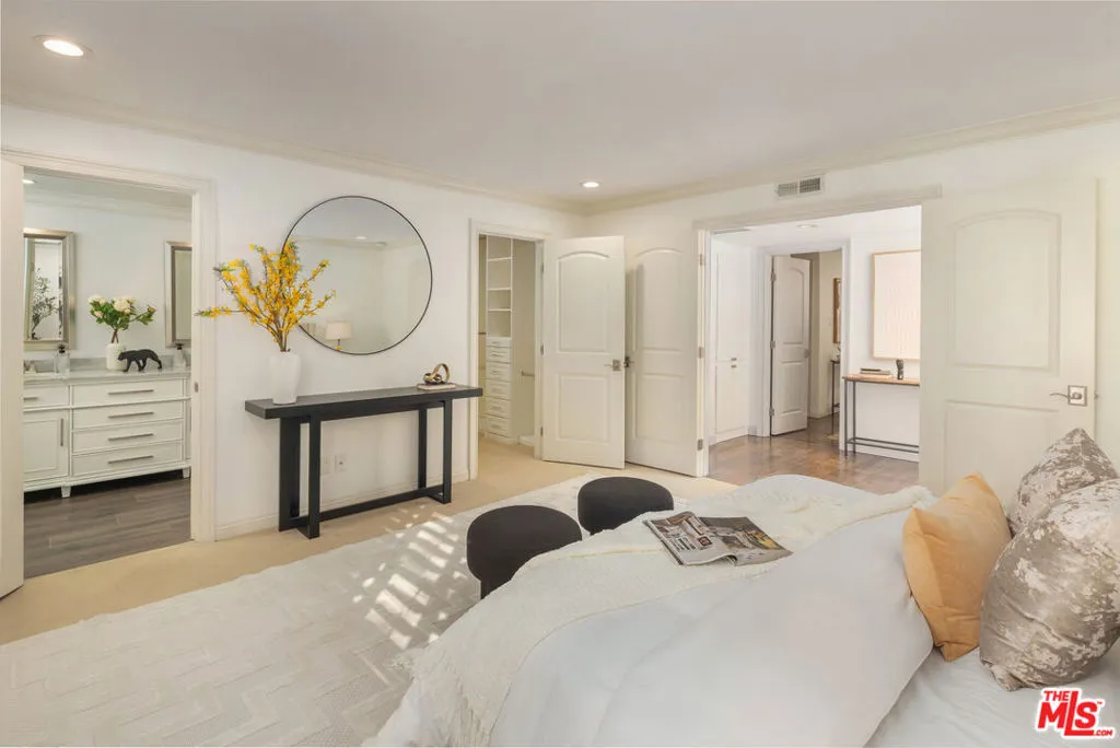 1226 N Kings Road 4, West Hollywood, California 90069 home-pic-17