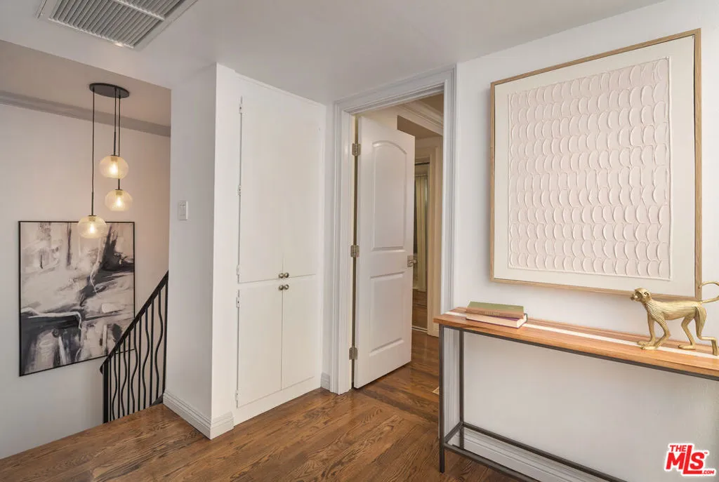 1226 N Kings Road 4, West Hollywood, California 90069 home-pic-12