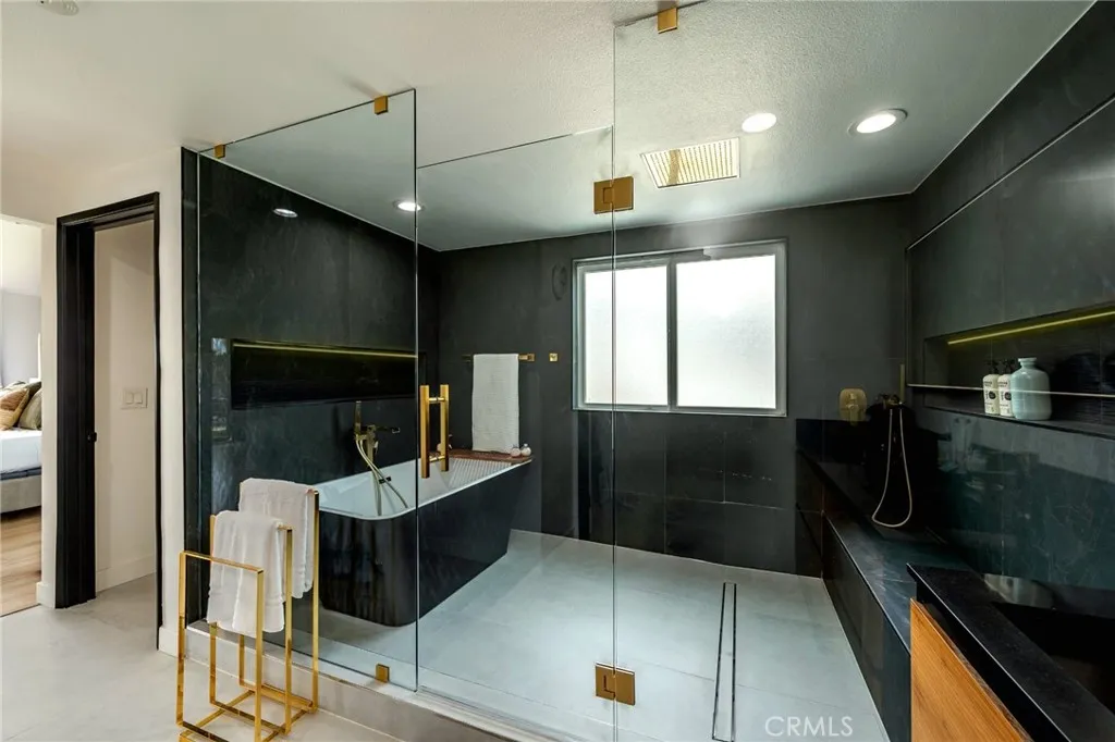 19410 Empty Saddle Road, Walnut, California 91789 home-pic-30