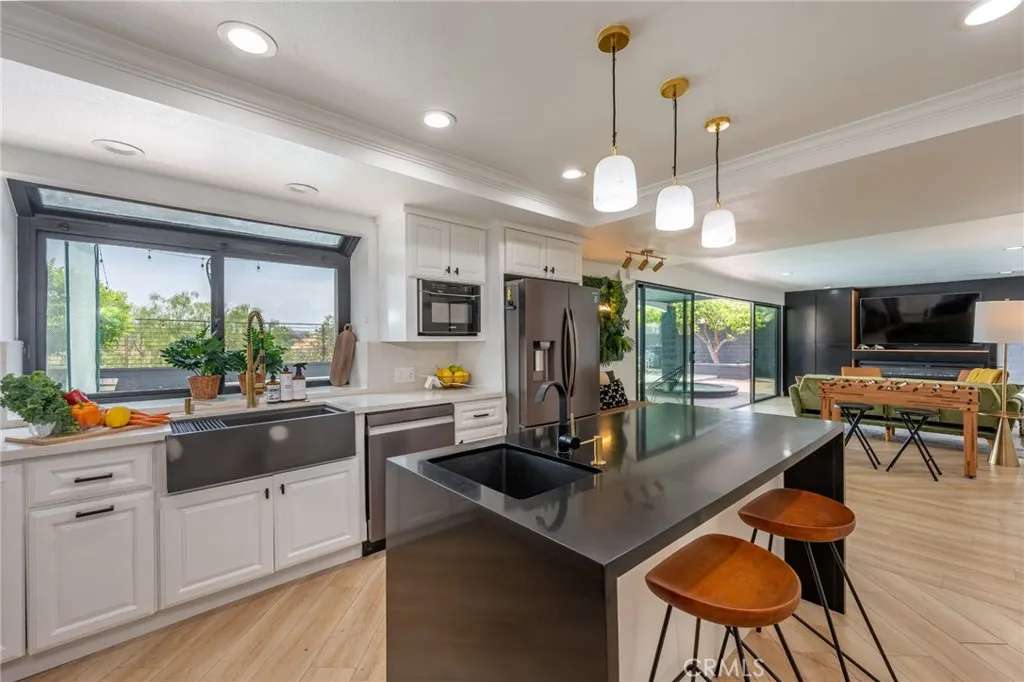 19410 Empty Saddle Road, Walnut, California 91789 home-pic-17