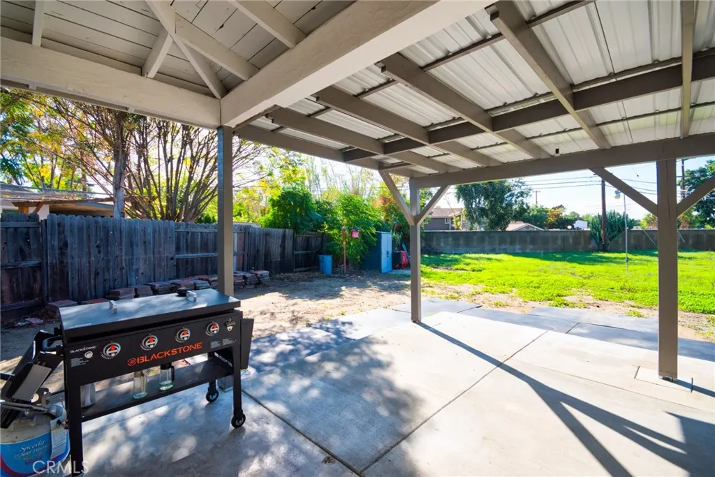 606 E De Anza Circle E, Ontario, California 91761 home-pic-34