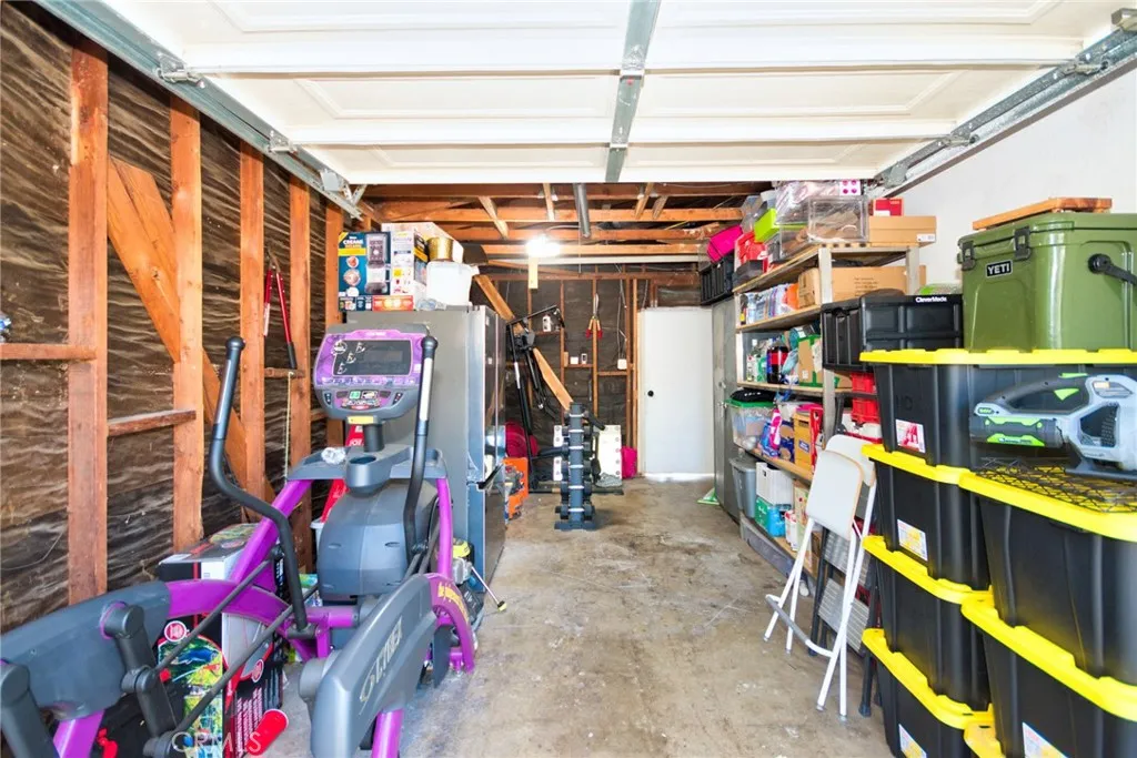 606 E De Anza Circle E, Ontario, California 91761 home-pic-52