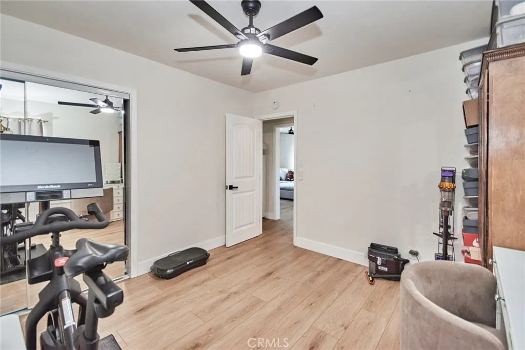 606 E De Anza Circle E, Ontario, California 91761 home-pic-31