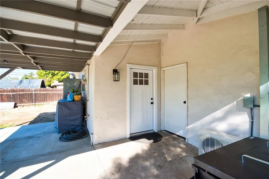 606 E De Anza Circle E, Ontario, California 91761 home-pic-35