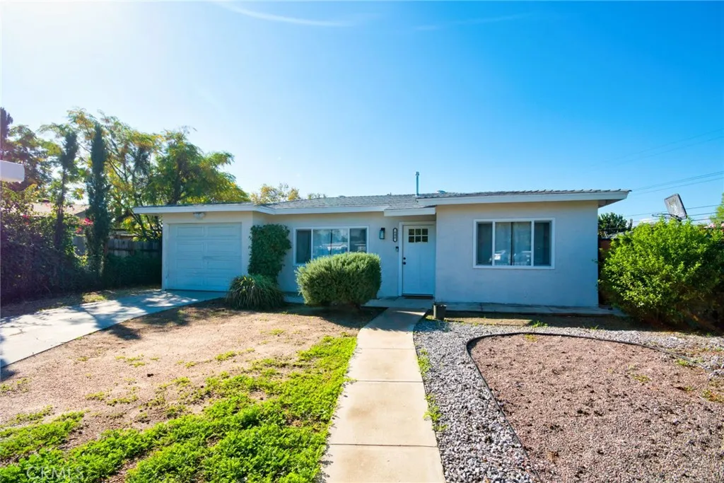 606 E De Anza Circle E, Ontario, California 91761 home-pic-6
