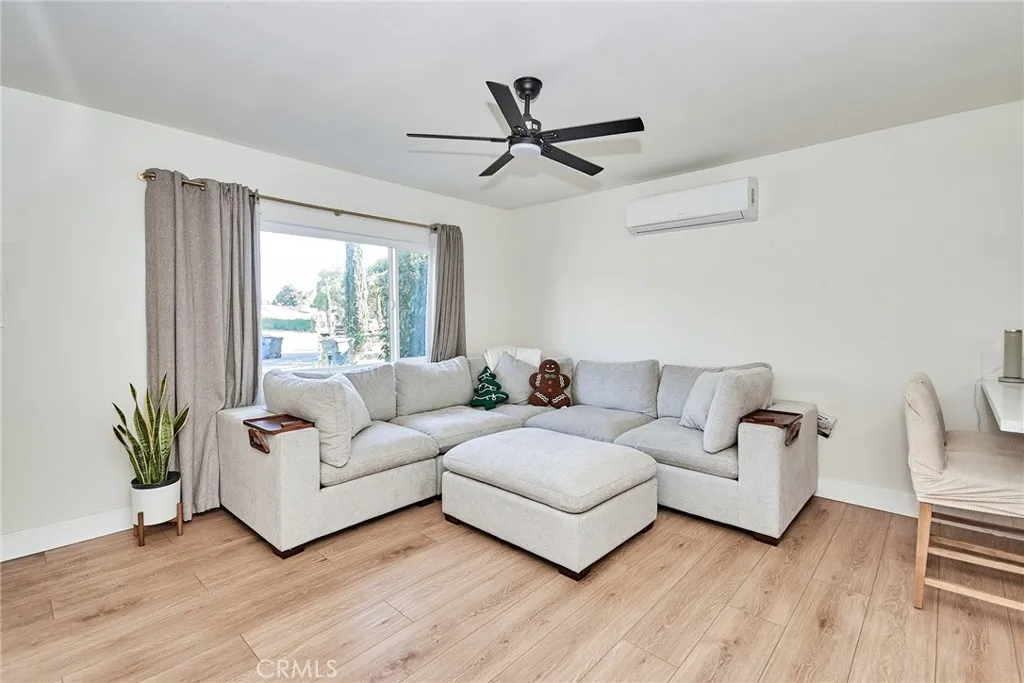 606 E De Anza Circle E, Ontario, California 91761 home-pic-18