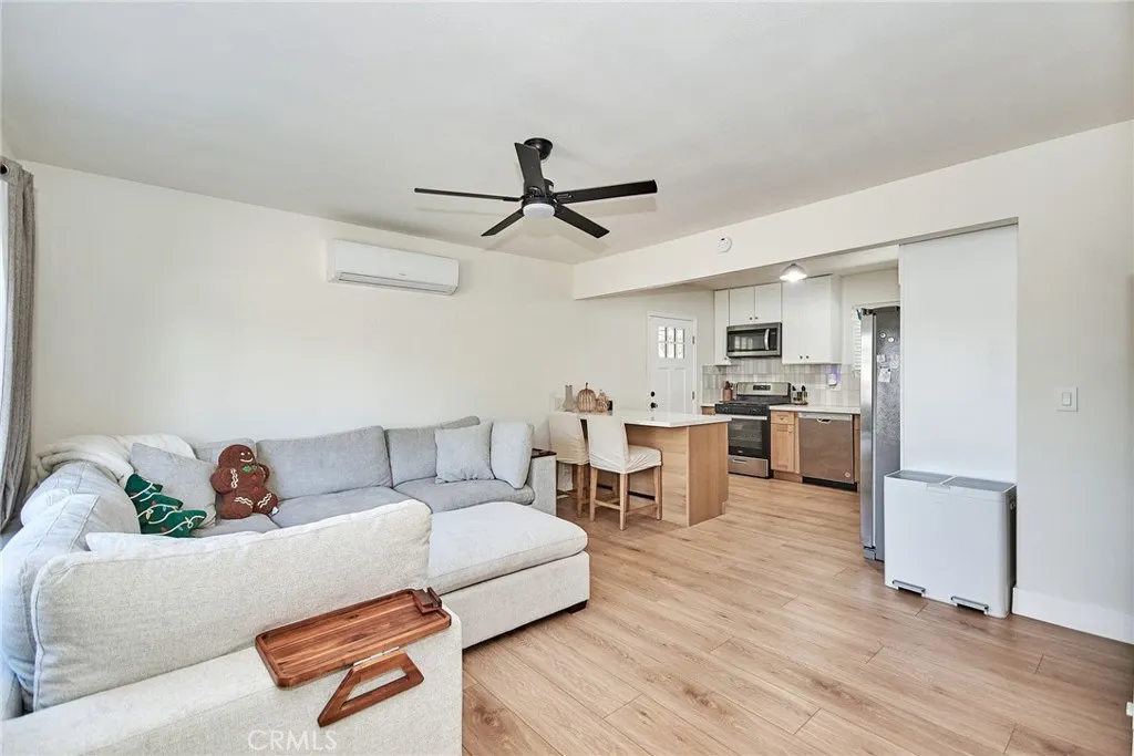 606 E De Anza Circle E, Ontario, California 91761 home-pic-19