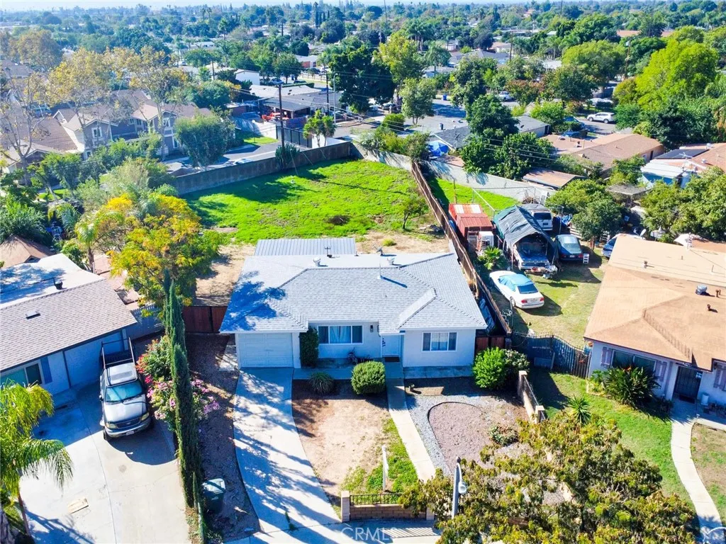 606 E De Anza Circle E, Ontario, California 91761 home-pic-45