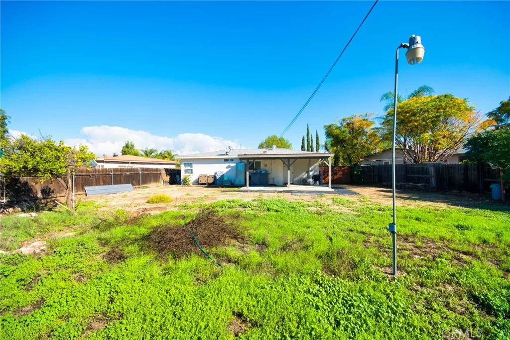 606 E De Anza Circle E, Ontario, California 91761 home-pic-43