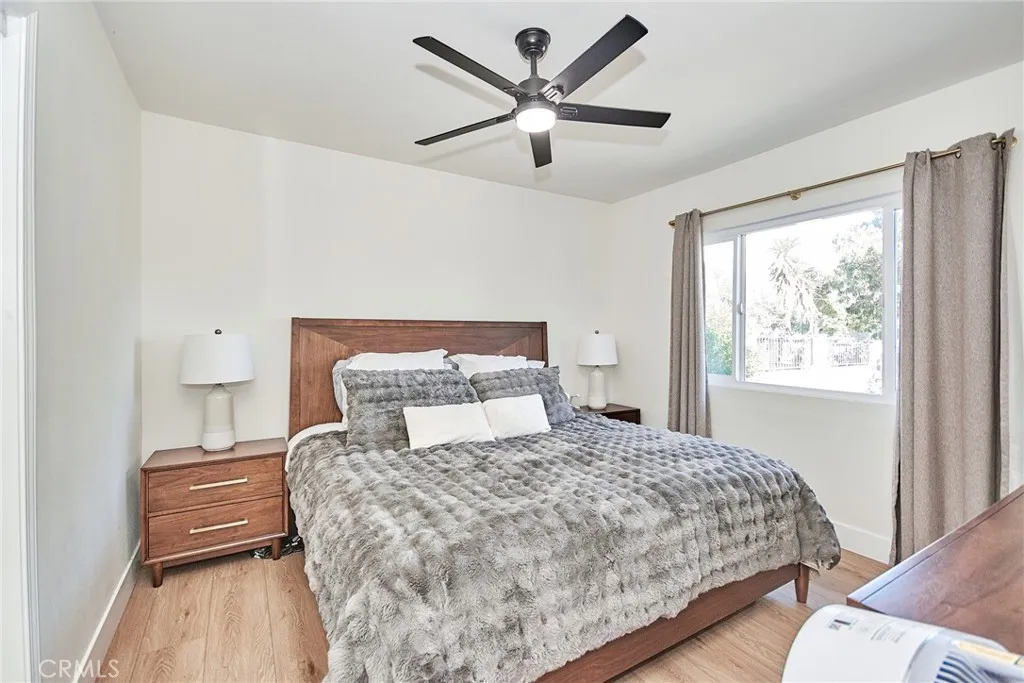 606 E De Anza Circle E, Ontario, California 91761 home-pic-9