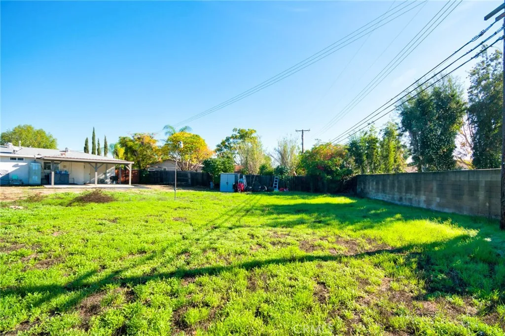 606 E De Anza Circle E, Ontario, California 91761 home-pic-42