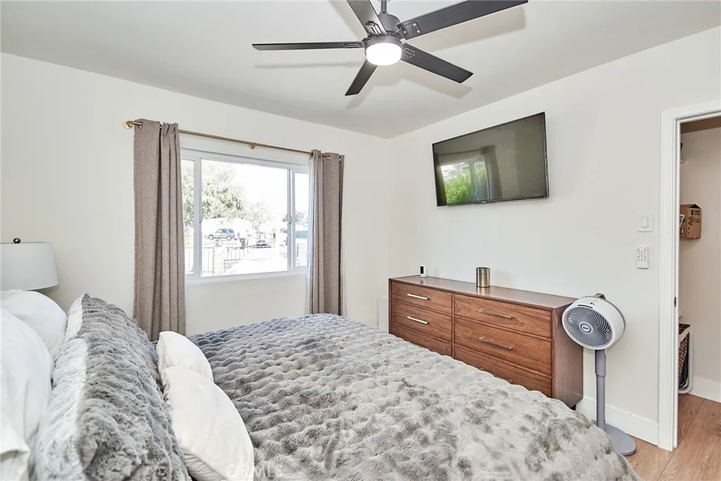 606 E De Anza Circle E, Ontario, California 91761 home-pic-11