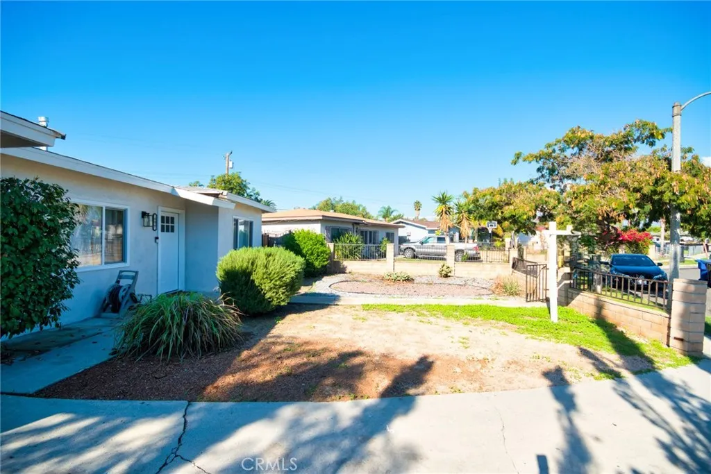 606 E De Anza Circle E, Ontario, California 91761 home-pic-7